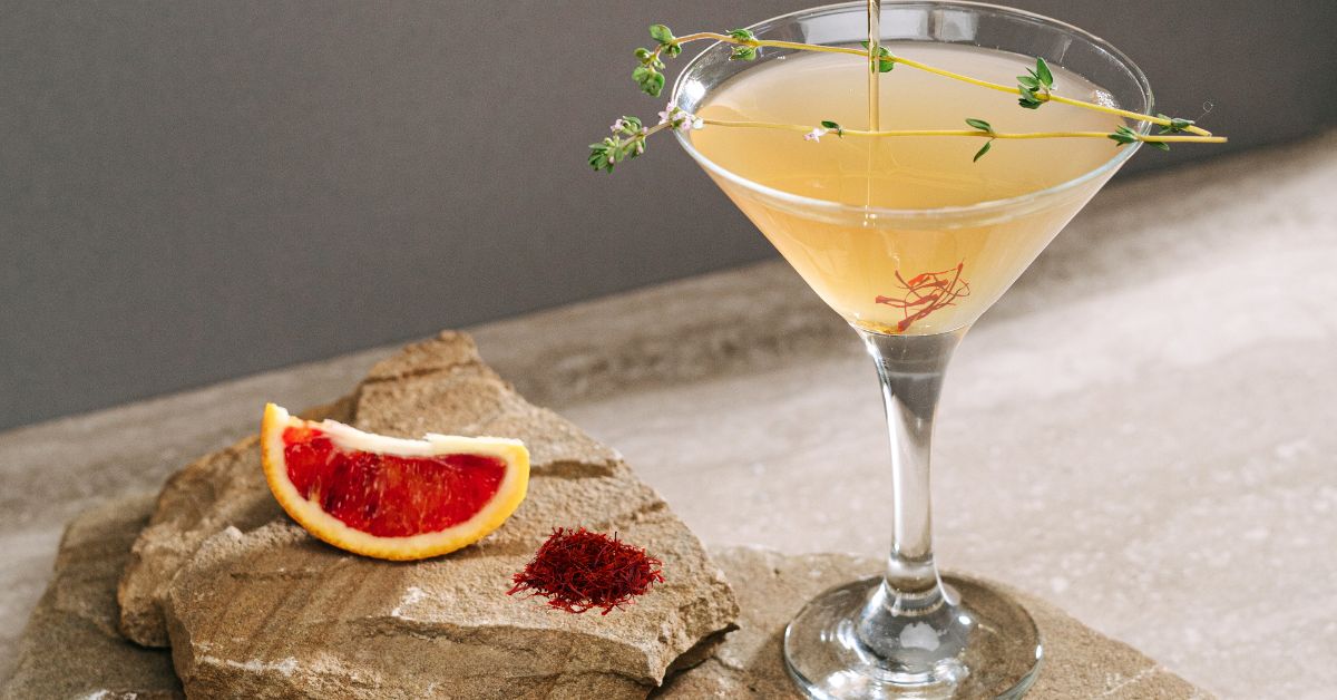 šafránové martini